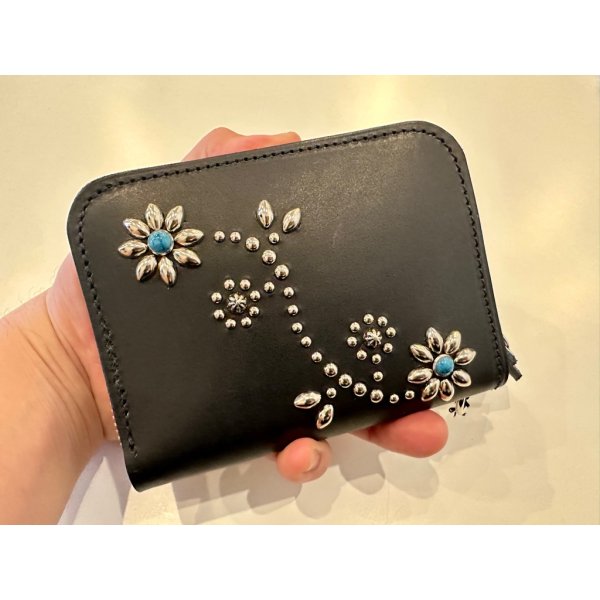 画像1: TMT INDIGO LEATHER STADS WALLET(MIDDLE) (1)